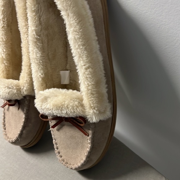 Old Navy Moccasin Slippers - Picture 3 of 7
